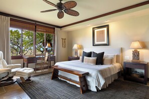 3 makuuhuonetta, työpöytä, silitysrauta/-lauta, vauvan matkasänky