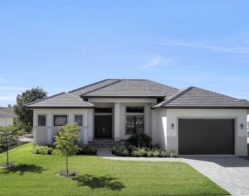 Beautiful New Marco Island Home Minutes to Beaches, Parks & Restaurants