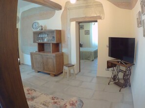 1 Schlafzimmer, Bügeleisen/Bügelbrett, Bettwäsche