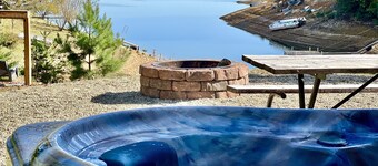 Nieuw op VRBO - Nieuw gerenoveerd Dockable LAKEFRONT Home voor 2019 