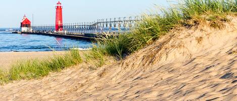 Espreguiçadeiras, toalhas de praia