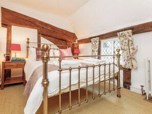 3 室のベッドルーム、WiFi (無料)、ベッドシーツ