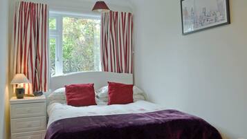 1 bedroom, free WiFi, bed sheets