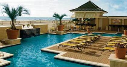 Ocean Beach Club - Oceanfront 3BR Penthouse Suite.