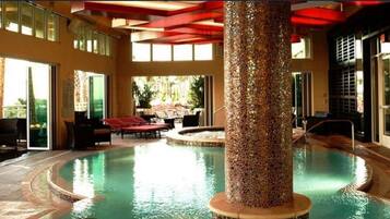 Piscine couverte, piscine extérieure