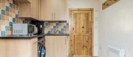 Cookware/dishes/utensils