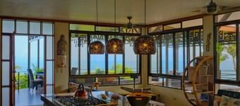 Spectacular Rainforest View Home