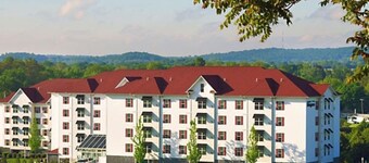 Suites at Hershey 2BR/2BA suite w/ fireplace, full kitchen, indoor/outdoor pool