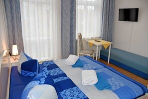 1 bedroom, travel cot, WiFi, bed sheets