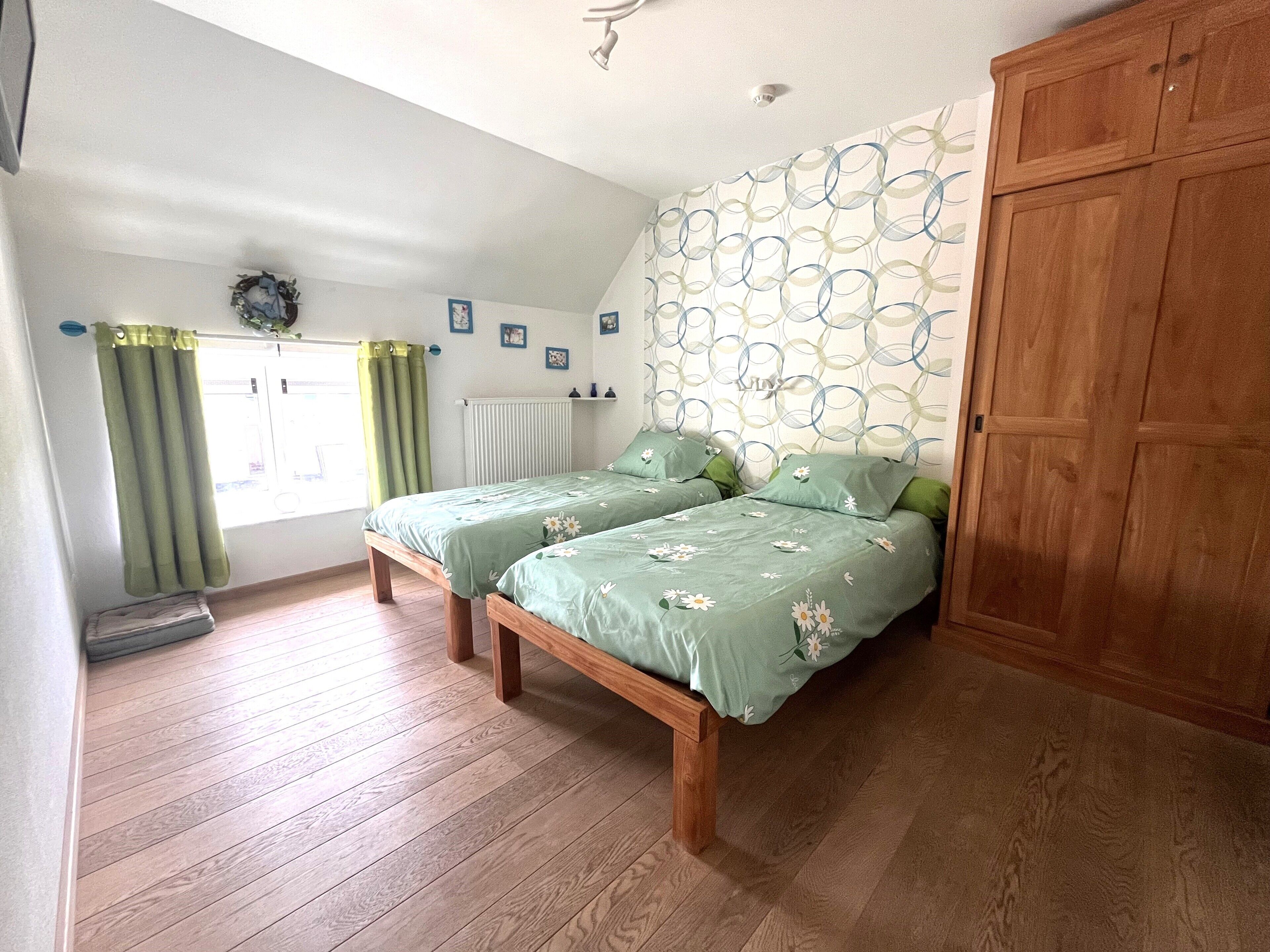 5 chambres, décoration personnalisée, rideaux occultants