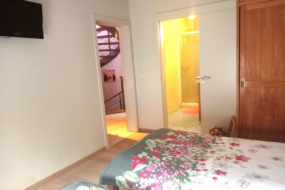 5 sovrum, individuell inredning, mörkläggningsgardiner och ljudisolering