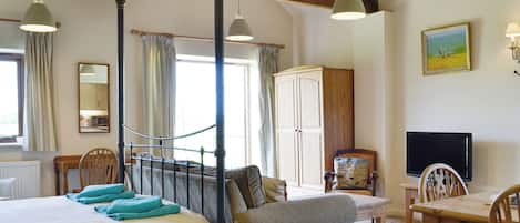 1 bedroom, bed sheets