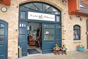 تفاصيل الفندق من الخارج