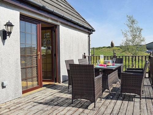 3 bedroom accommodation in Bonnybridge, near Falkirk