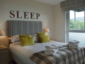 2 bedrooms, free WiFi, bed sheets - 2 bedroom accommodation in Fearnan, near Aberfeldy (Fearnan, near Aberfeldy)