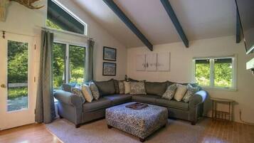 Smart TV, fireplace, foosball, stereo