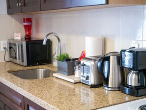 Coffee service - Clifton Hill Stays (Niagara Falls)