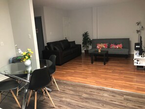 City Apartment (Apartment 3)