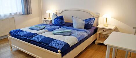 1 多间卧室、旅行婴儿床、WiFi、床单