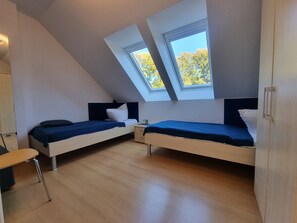 3 Schlafzimmer, Reisekinderbett, WLAN
