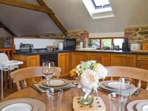 Dining - 2 bedroom accommodation in Cranford, near Clovelly (Cranford, near Clovelly)