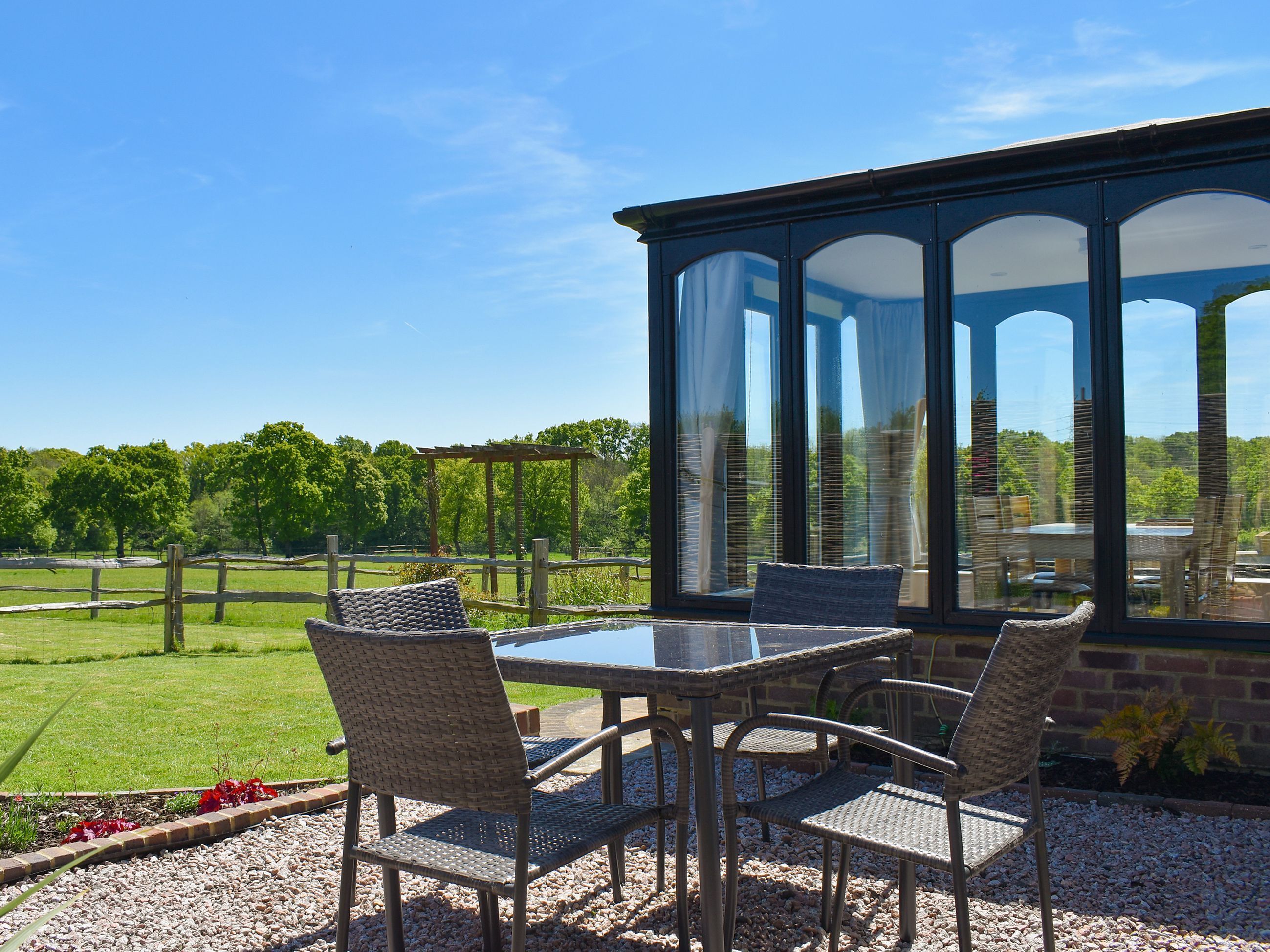 屋外ダイニングエリア