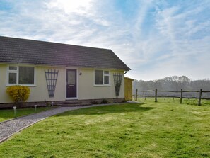 Exterior - 2 bedroom accommodation in Cowbeech, near Hailsham (Cowbeech, near Hailsham)