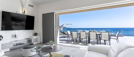 Smart TV, DVD player