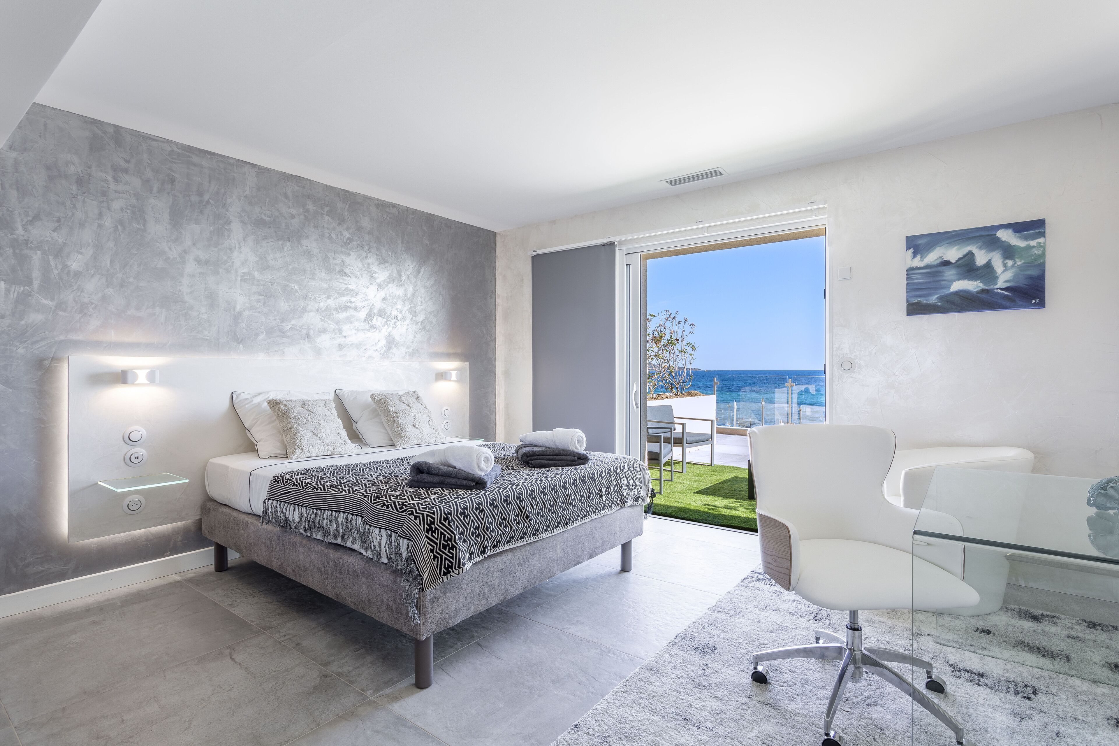 8 habitaciones y caja de seguridad en la habitación 