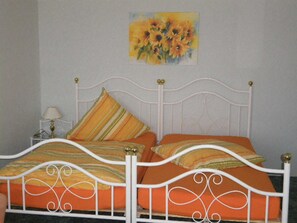 Unclassified image, 5 of 21, button - Pension Haus Germania - Double room (Erfurt)