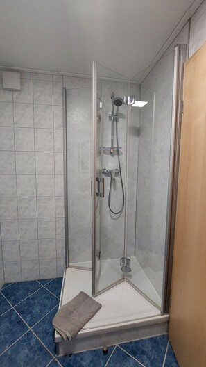 Unclassified image, 2 of 21, button - Pension Haus Germania - Double room (Erfurt)