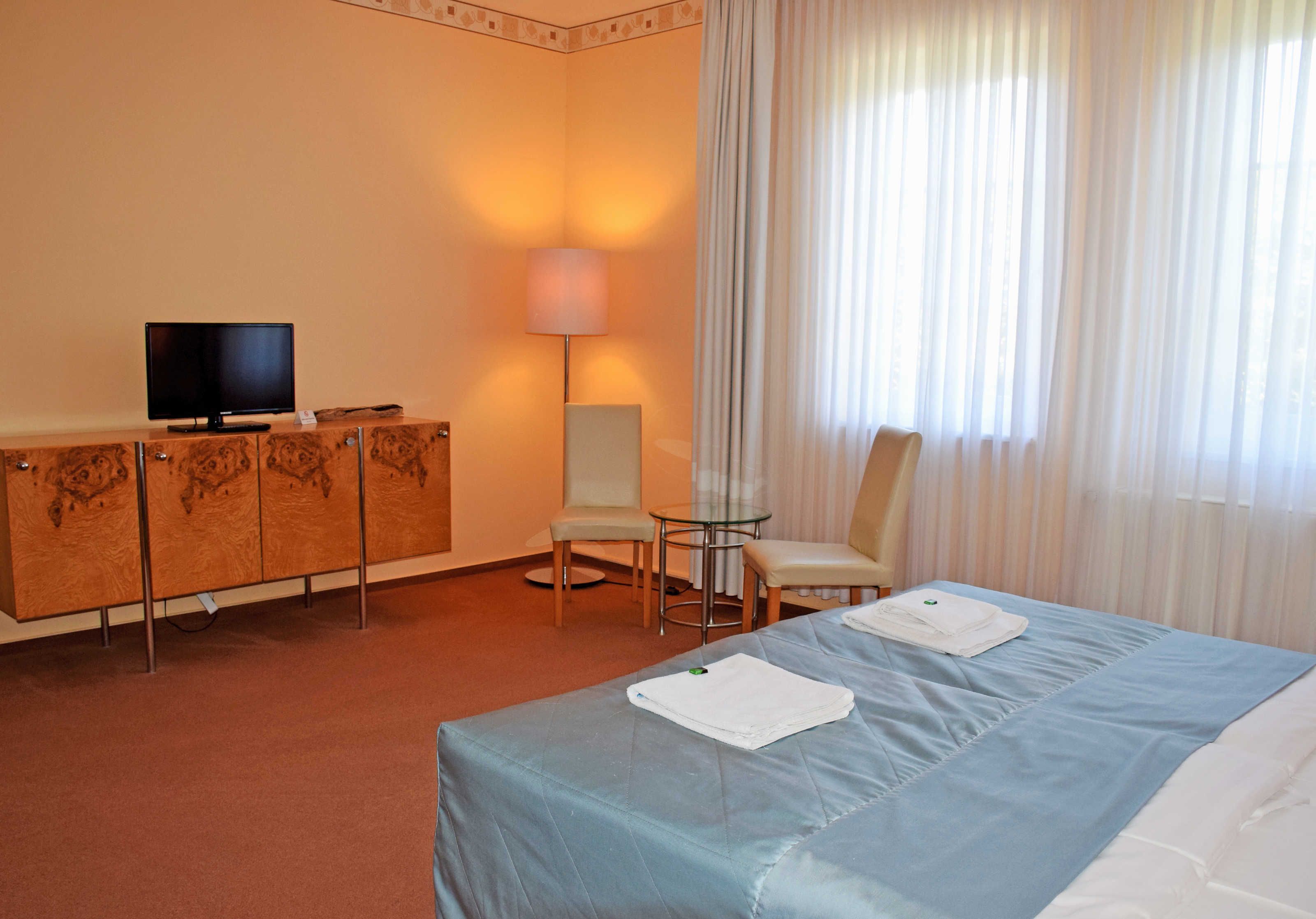 1 bedroom, travel crib, WiFi, bed sheets