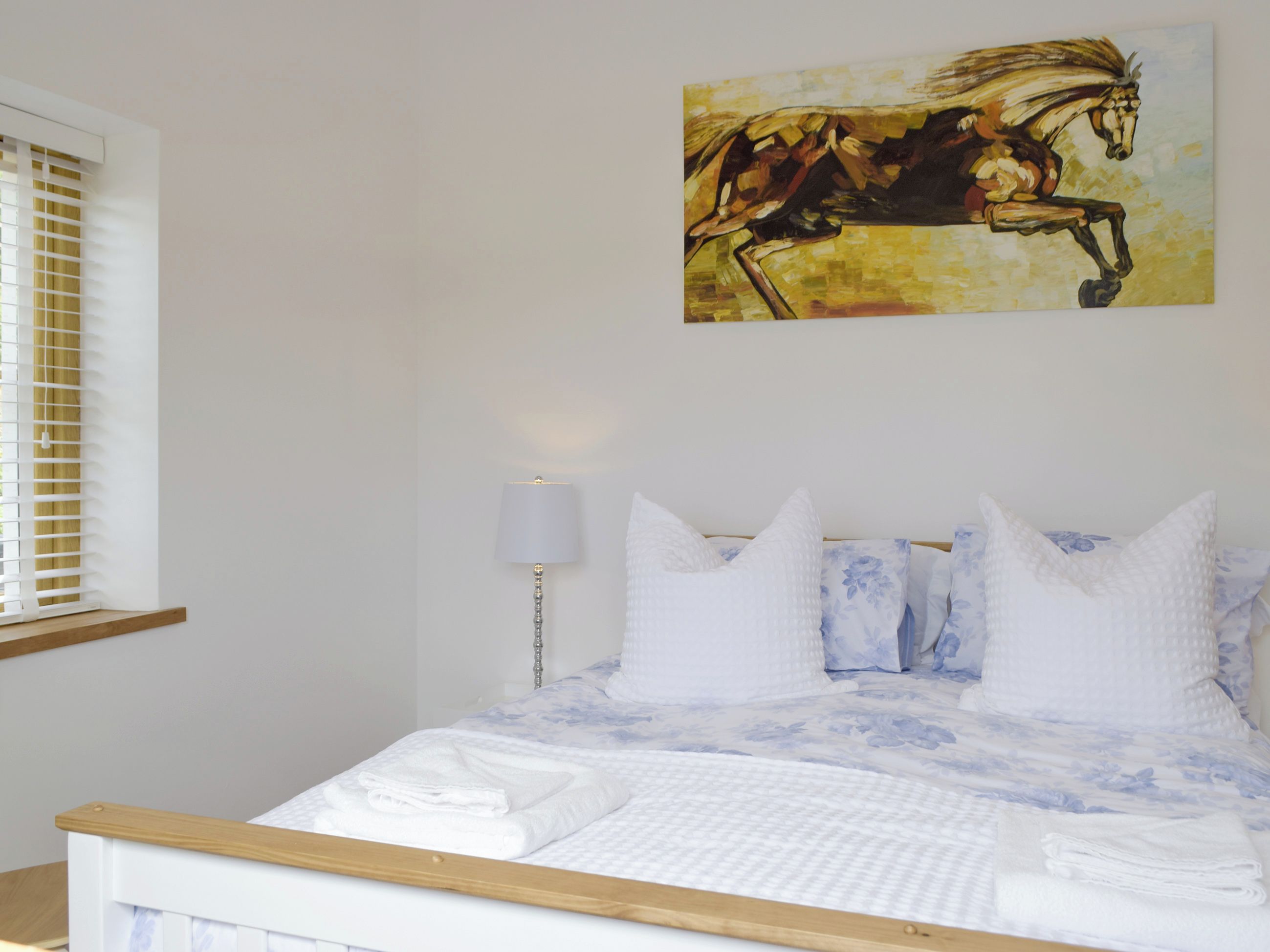 4 bedrooms, WiFi (free), bed sheets