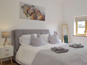 4 室のベッドルーム、WiFi (無料)、ベッドシーツ、車椅子でアクセスできる設備