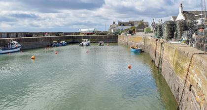 2 bedroom accommodation in Johnshaven, near Montrose