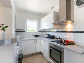 Réfrigérateur, micro-ondes, four, lave-vaisselle