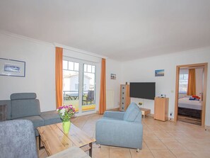 TV - Holiday home 3 - Holiday home to the south beach / 250 m to the beach / 2 bedrooms (Sellin)