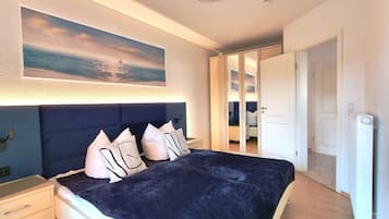 3 bedrooms, travel cot, WiFi