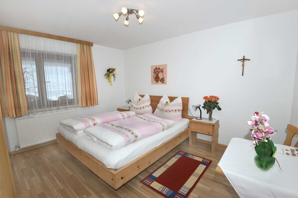 1 chambre, bureau, Wi-Fi, draps fournis