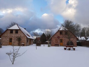 Unclassified image, 4 of 42, button