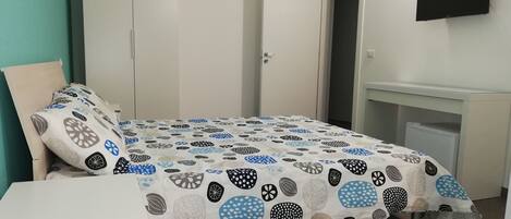 1 bedroom, desk, free WiFi