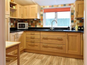 Cookware/dishes/utensils, freezer