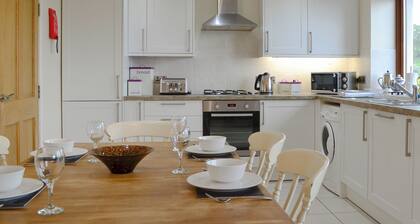 3 bedroom accommodation in Near Linlithgow