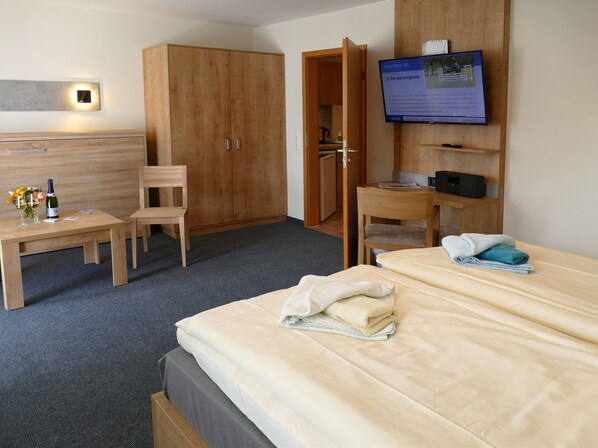 1 bedroom, in-room safe, WiFi, bed sheets