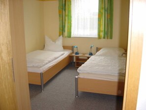 2 Schlafzimmer, Reisekinderbett, WLAN, Bettwäsche