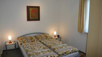 2 Schlafzimmer, Reisekinderbett, WLAN, Bettwäsche