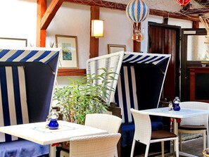 Outdoor dining - Double room 2 - Ankes Pension - Object 28383 (Rostock)