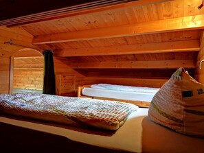 2 bedrooms, travel cot, WiFi, bed sheets