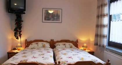 Room 3 - Guestroom at Tiefwarensee