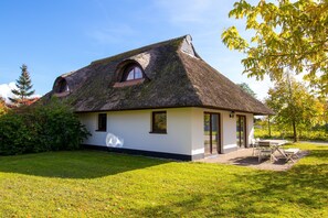 Unclassified image, 5 of 54, button